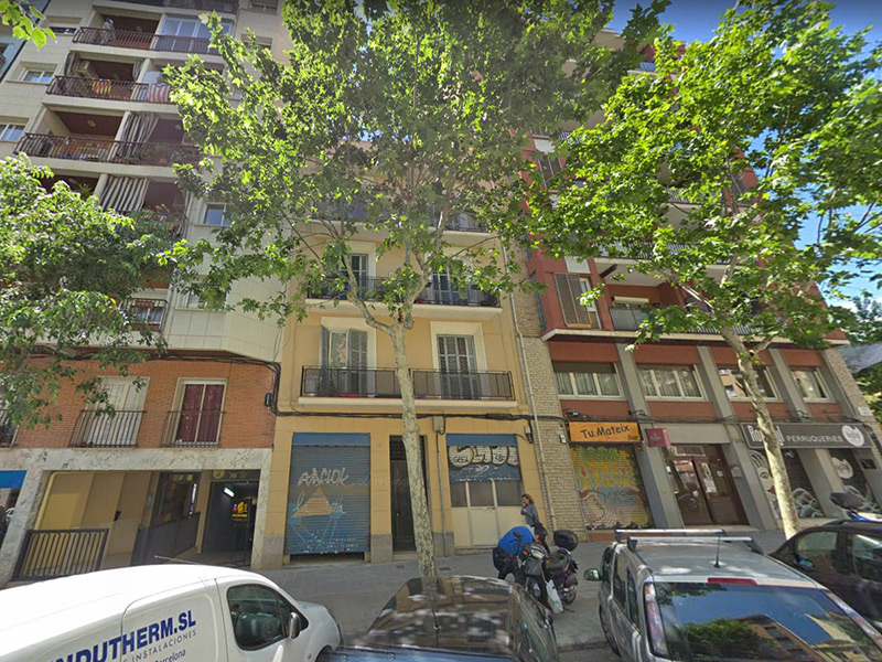 To renovate shop of 202 m2 in Sant Martí, Camp de l'Arpa del Clot
