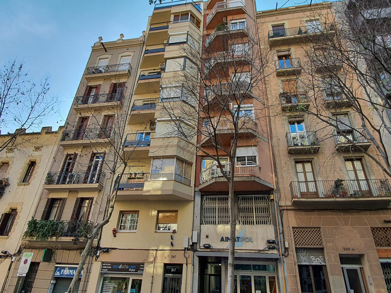 To renovate flat of 65 m2 in Sant Martí, Camp de l'Arpa del Clot