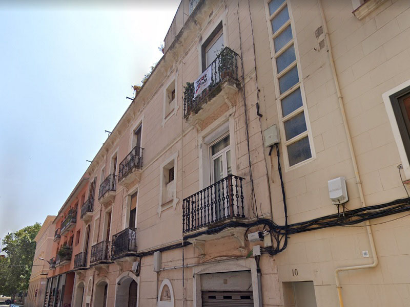 Partially restored flat of 75 m2 in Sant Martí, Camp de l'Arpa del Clot